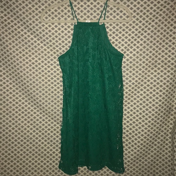 Emerald Green Dress with Crochet Detailing - Picture 3 of 3